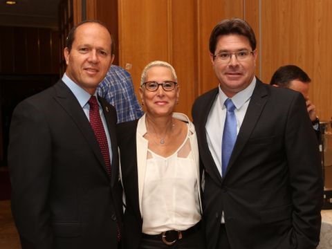 השר אופיר אקוניס, מירה אלטמן וניר ברקת [צילום: מיכל פתאל]