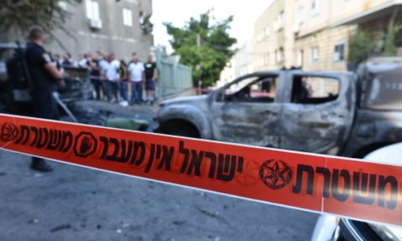ניידת משטרה שנשרפה על-ידי הפורעים [צילום: דוברות המשטרה (גליל)]