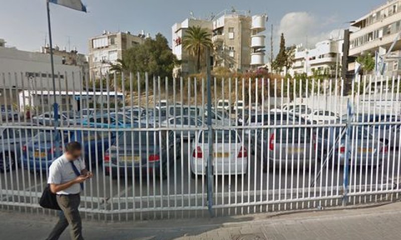 רחוב לבנדה פינת ראש פינה בת"א [צילום: סטריט וויו]