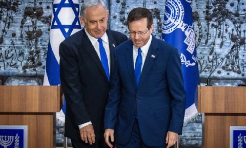 הרצוג ונתניהו [צילום ארכיון: אוליביה פיטוסי/פלאש 90]