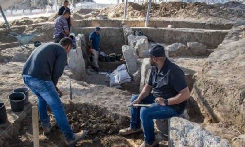 השער הקדום בתל ערני [צילום: יולי שוורץ רשות העתיקות]