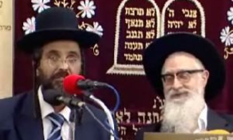 הרבנים יעקב יוסף ויהוידע גדסי[צילום: מן הטלוויזיה]