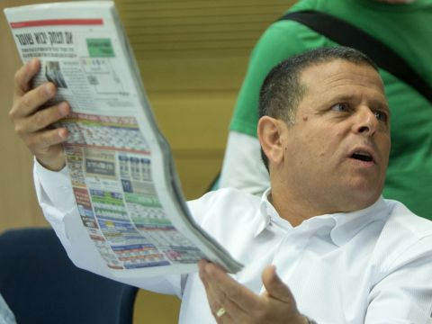 כבל. מוזס ישכנע אותו [צילום: יונתן זינדל, פלאש 90]