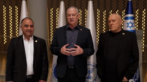 שלומי שבת, בני גנץ ואריה מועלם [צילום: אריאל חרמוני]