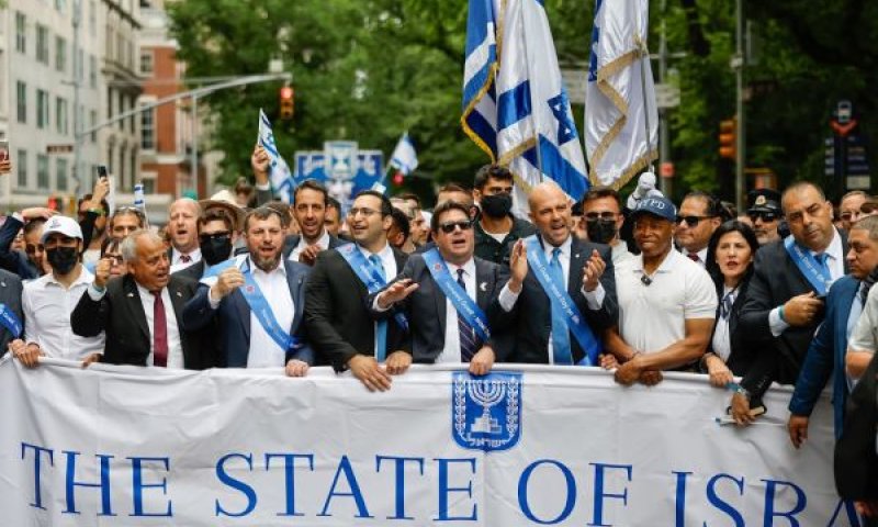 השדרה החמישית בכחול לבן [צילום: נועם מושקוביץ/דוברות הכנסת]