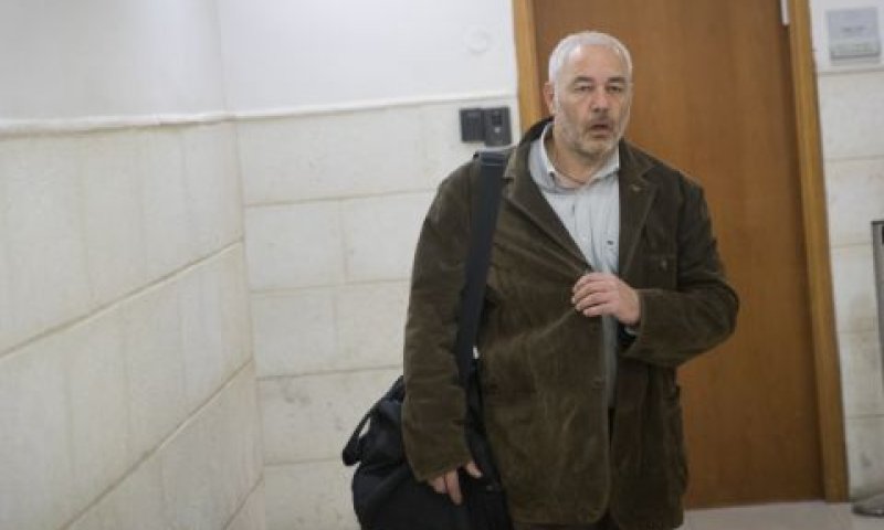 פישר. לבדוק את הנושא [צילום: יונתן זינדל, פלאש 90]
