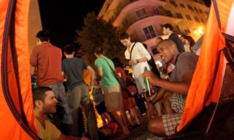 פעילים במאהל מחאה בירושלים [צילום: פלאש 90]
