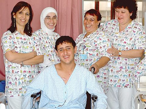עוברים לחולצות צבעוניות
