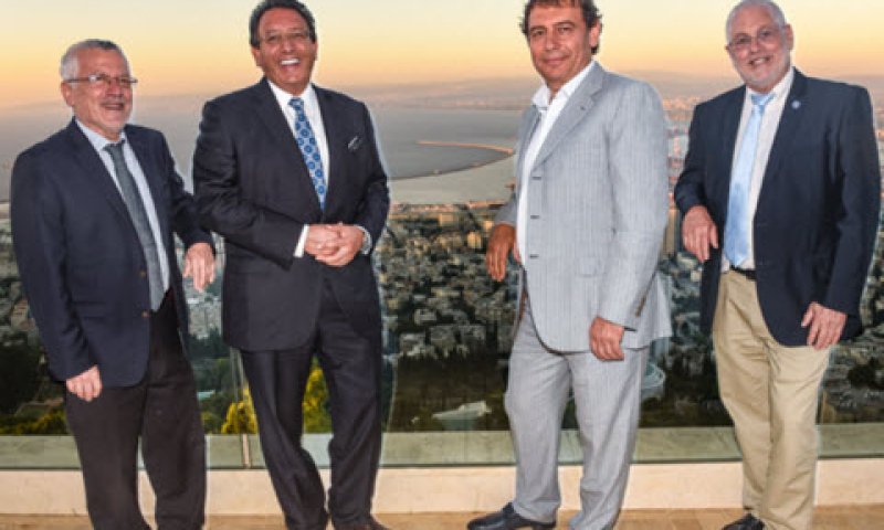 מימין לשמאל :פרופ' ג'יימס רייס, נשיא הטכניון פרופ' אורי סיון פרופ' רפי משולם, פרופ' ג'וזף דה סימונה [צילום: רמי שלוש, דוברות הטכניון]