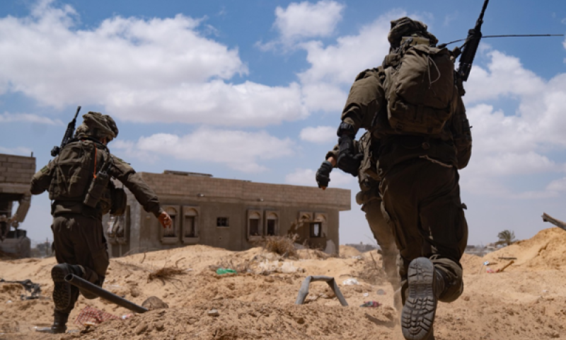 כוחות צה"ל ממשיכים בתמרון ברחבי רצועת עזה [צילום: דובר צה"ל]