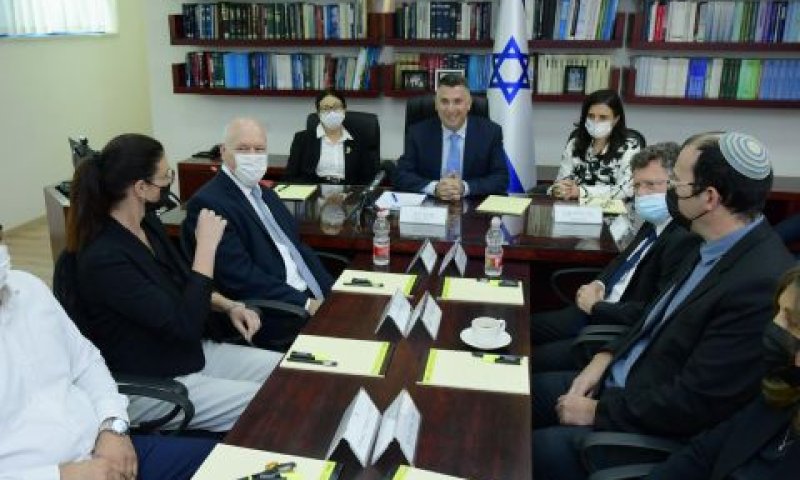 הוועדה לבחירת שופטים. הסכימו על שלושה [צילום: רפי בן-חקון]