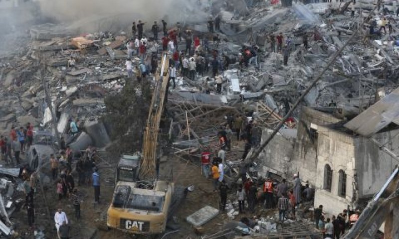 זירת התקיפה בפצצות חודרות [צילום: עבד חאלד/AP]