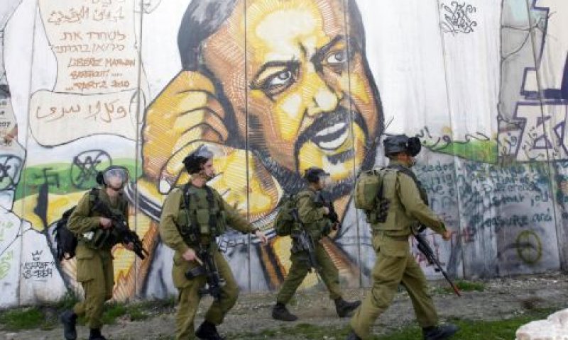 ברגותי. חמישה מאסרי עולם ועוד 40 שנה [צילום: נאסר שוויקי, AP]