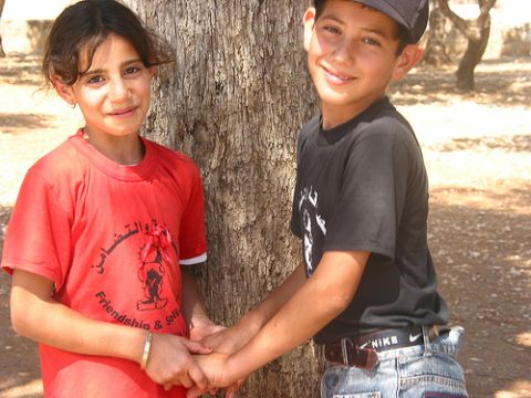 ילדי חברון בקייטנה בישראל [תנועת הסולידריות הבינ"ל]