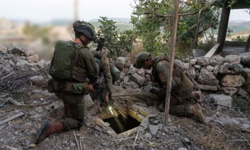 מנהרה, פירי שיגור ומאות אמצעי לחימה [צילום: דו"צ]