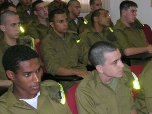 טירונים שהתגייסו לחי"ר ייעודי