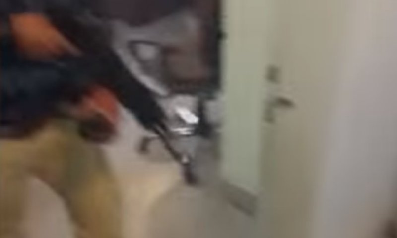 חמושי דאעש בבניין הפרלמנט בטהרן