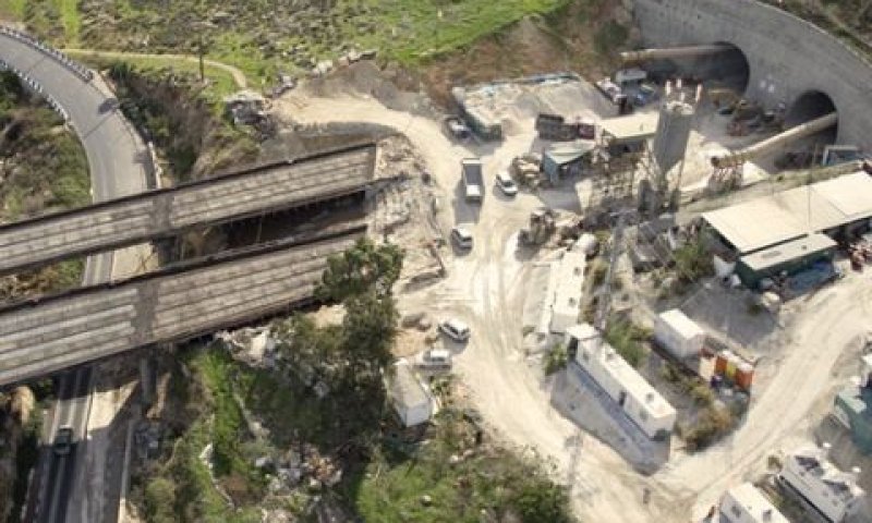 הכניסה לצמד מנהרות בפרויקט בזמן בנייתו [צילום: כרמלטון]