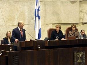 אולמרט נואם במליאה [צילום: AP]
