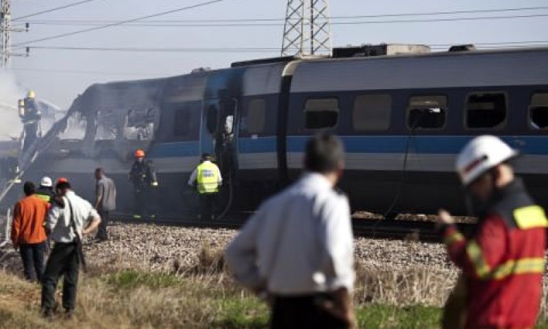 שריפת הרכבת ליד שפיים [צילום: פלאש 90]