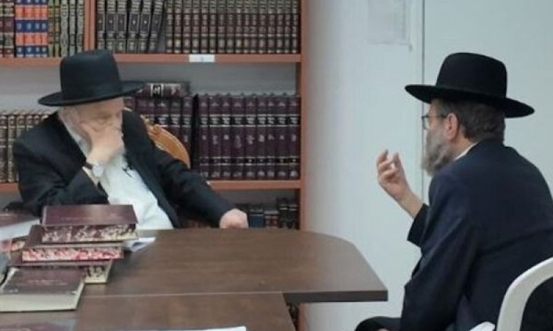 "אף אחד לא ילך לצבא". ח"כ גפני אצל הרב הירש [צילום: שימוש לפי סעיף 27א לחוק זכויות יוצרים]