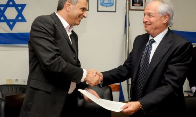 שאול אלוביץ' ושר התקשורת, משה כחלון, היום [צילום: דקלה בסיסט-שפריר]