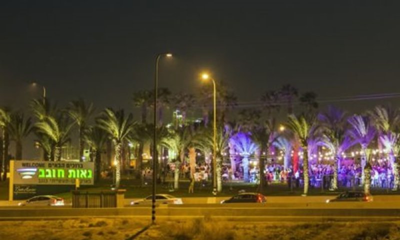 מיון של כ-300 אלף טון פסולת בשנה [צילום: האתר הרשמי של נאות חובב]