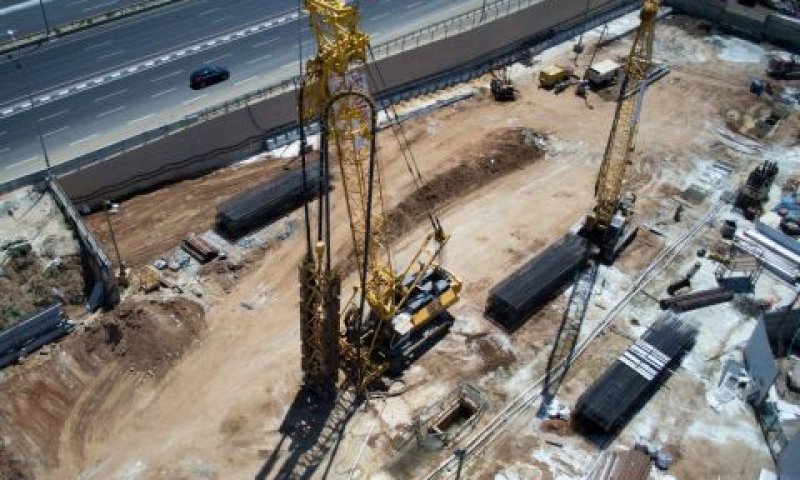 תצלום אוויר של עבודות הרכבת הקלה באם המושבות [צילום: אסף שילה/ישראל סאן]