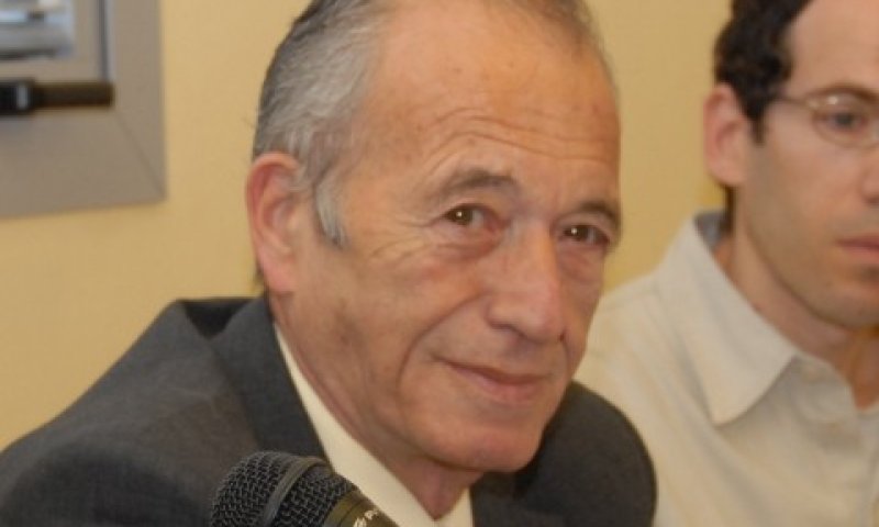 גדעון עזרא. עמד לצידם של מורי הדרך [צילום: דוברות בר אילן]