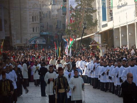 הכיכר המרכזית מחוץ לכנסיית המולד [צילום: פלאש 90]