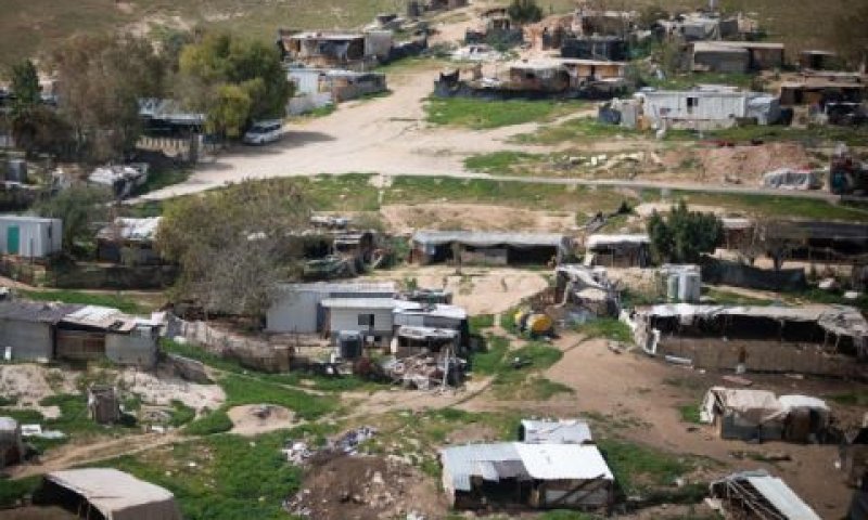 ח'אן אל אחמר. עומד על תלו [צילום: יונתן זינדל/פלאש 90]