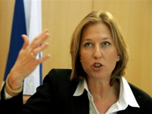 דברים ברורים. לבני