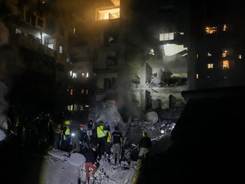 הבניין שבו הסתתר מוחמד חיידר, קרס [צילום: Bilal Hussein/AP]