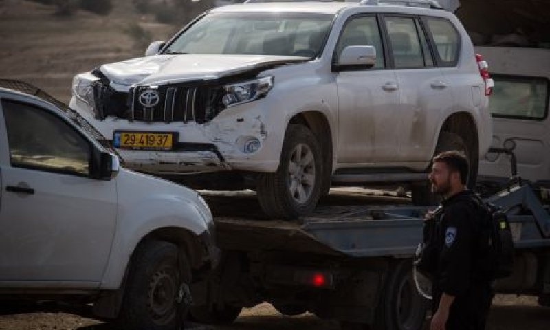 המכונית הפוגעת באום אל-חיראן [צילום: הדס פרוש, פלאש 90]