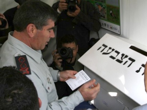 הרמטכ"ל אשכנזי מצביע "דוכיפת"