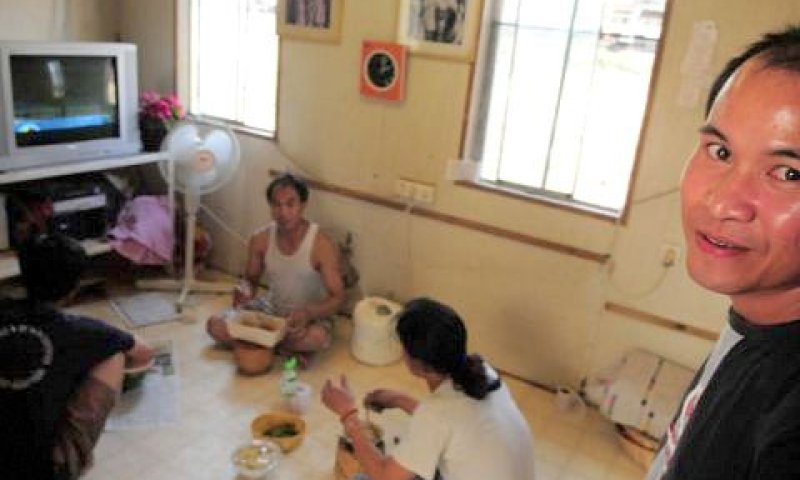 עובדים זרים. יעברו לשכונות יוקרתיות? [צילום: פלאש 90]