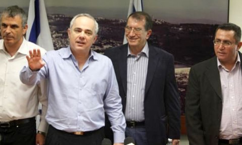 עפר עיני, איציק פרי, יובל שטייניץ ומשה כחלון [צילום: פלאש 90]