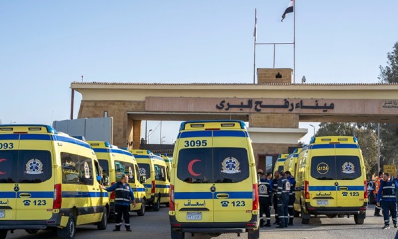 מעבר רפיח. נפתח בעקבות לחץ אמריקני [צילום: מוחמד ערפאת, AP]