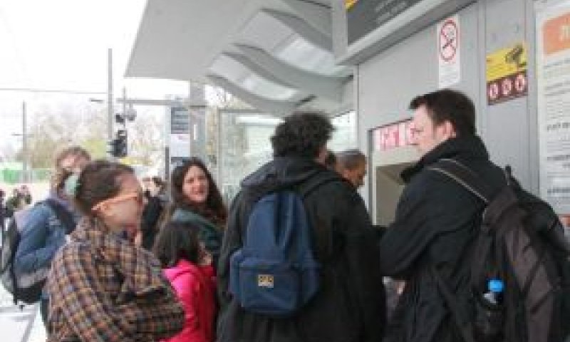 אדם אחד פספס שתי רכבות [צילום: יצחק אלהרר "סקופ 80"]