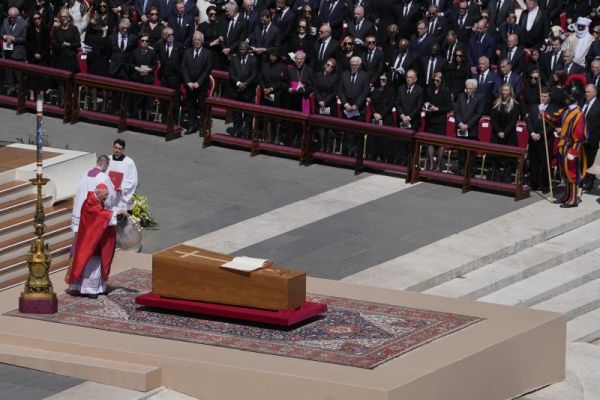 [צילום: AP/Gregorio Borgia]