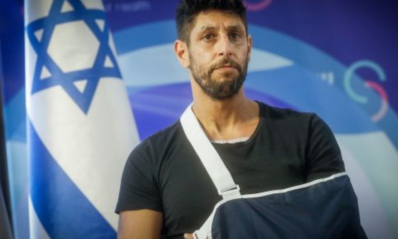 עמדי. "להשכין שלום בינינו" [צילום: מרים אלסטר/פלאש 90]
