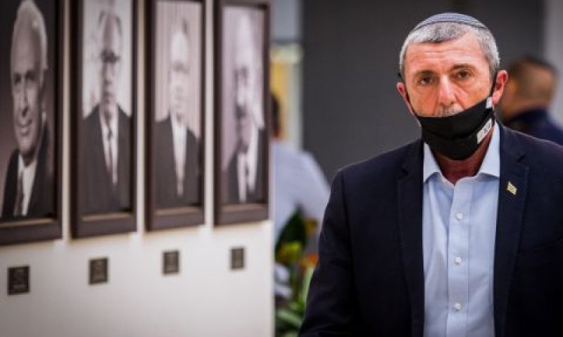 פרץ. בדרך לפרישה מהחיים הפוליטיים? [צילום: יונתן זינדל/פלאש 90]