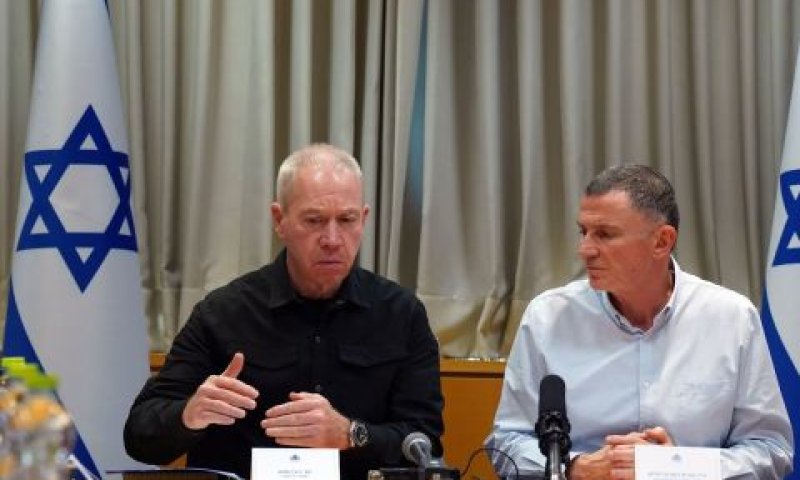 יולי אדלשטיין ויואב גלנט [צילום: אלעד מלכה]