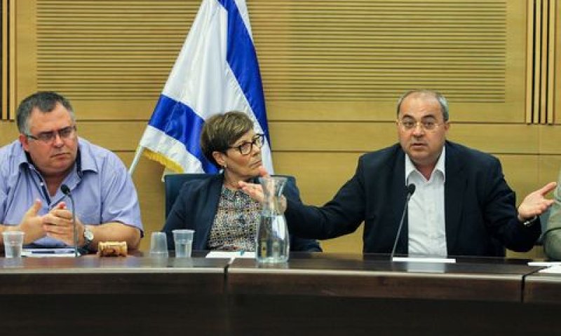 טיבי, ירדנה מלר וביטן בישיבת הוועדה [צילום: יצחק הררי/דוברות הכנסת]