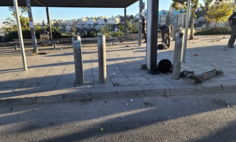זירת הפיגוע בירושלים, הבוקר [צילום: מדברים תקשורת]