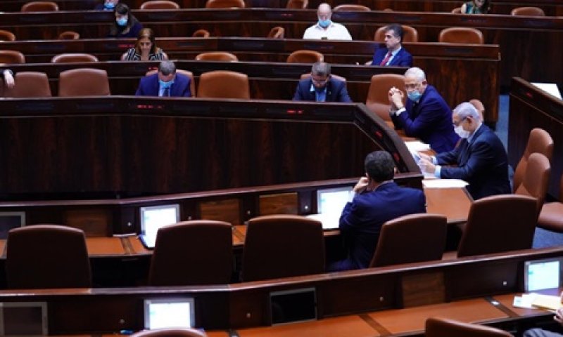 מצביעים בקריאה שנייה ושלישית [צילום: עדינה ולמן, דוברות הכנסת]