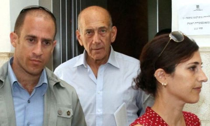 אולמרט. פגיעה קשה באמון הציבור [צילום: פלאש 90]