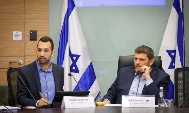 "אנחנו מנסים ליירט טיל במעופו &ndash; במקום לעקור את בסיס השיגור" [צילום: נועם מושקוביץ/דוברות הכנסת]