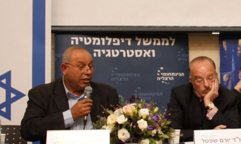 יורם שפטל וראלב מג'אדלה [צילום: רעות זמיר זינגר]
