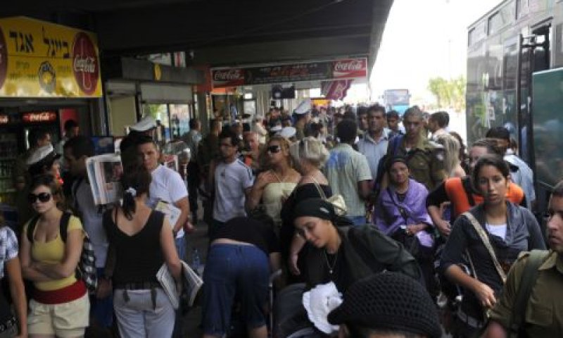 חנות בתחנה המרכזית ב"ש [צילום: פלאש 90]